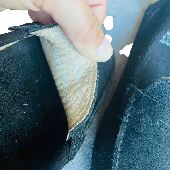 👞 Women’s Saks Fifth Avenue Black Suede Loafers | Size 9B - Picture 6 of 6